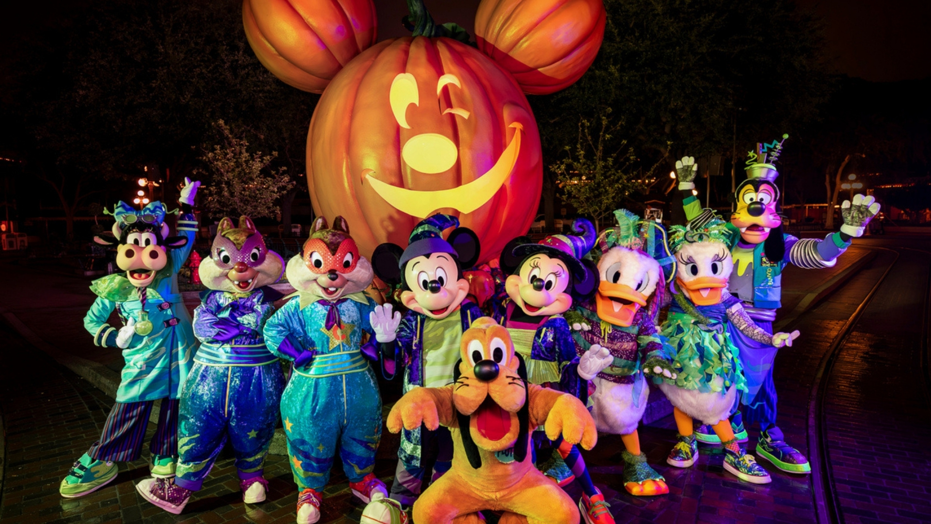 Mickey and Friends Debut New Costumes for Halloween Time at the Disneyland Resort