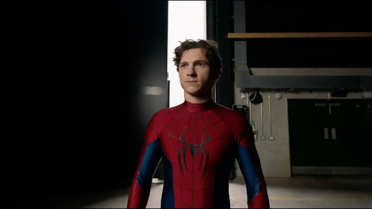 New Costume Revealed for Spider-Man by Tom Holland