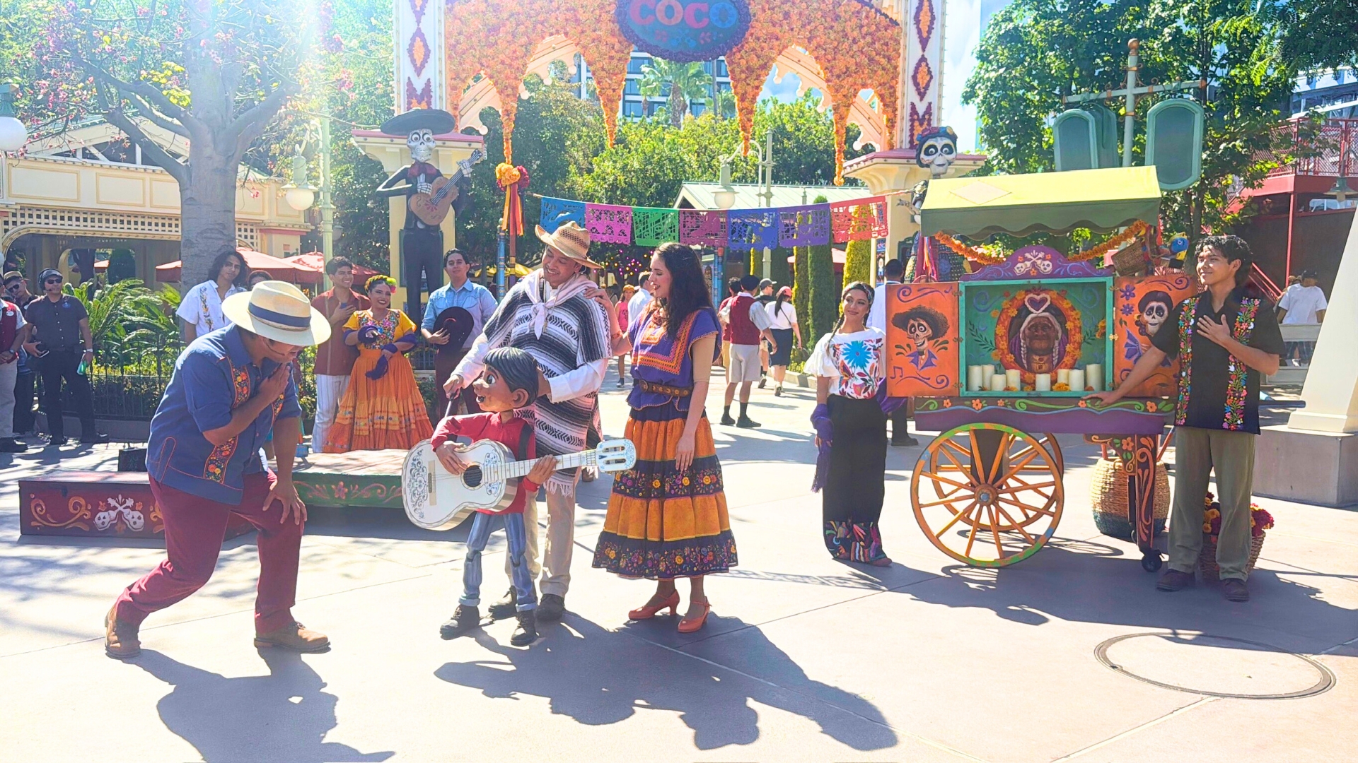 ‘The Storytellers of Plaza de la Familia Celebrate The Musical World of Coco!’ Returns to Disney California Adventure