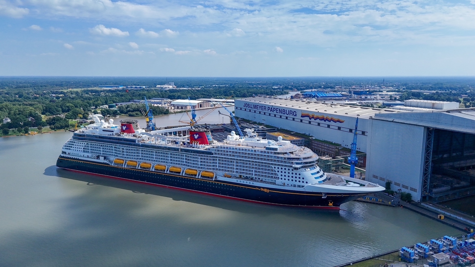 Cast for Disney Destiny’s Theatrical Offerings Arrive on the Ship in Germany