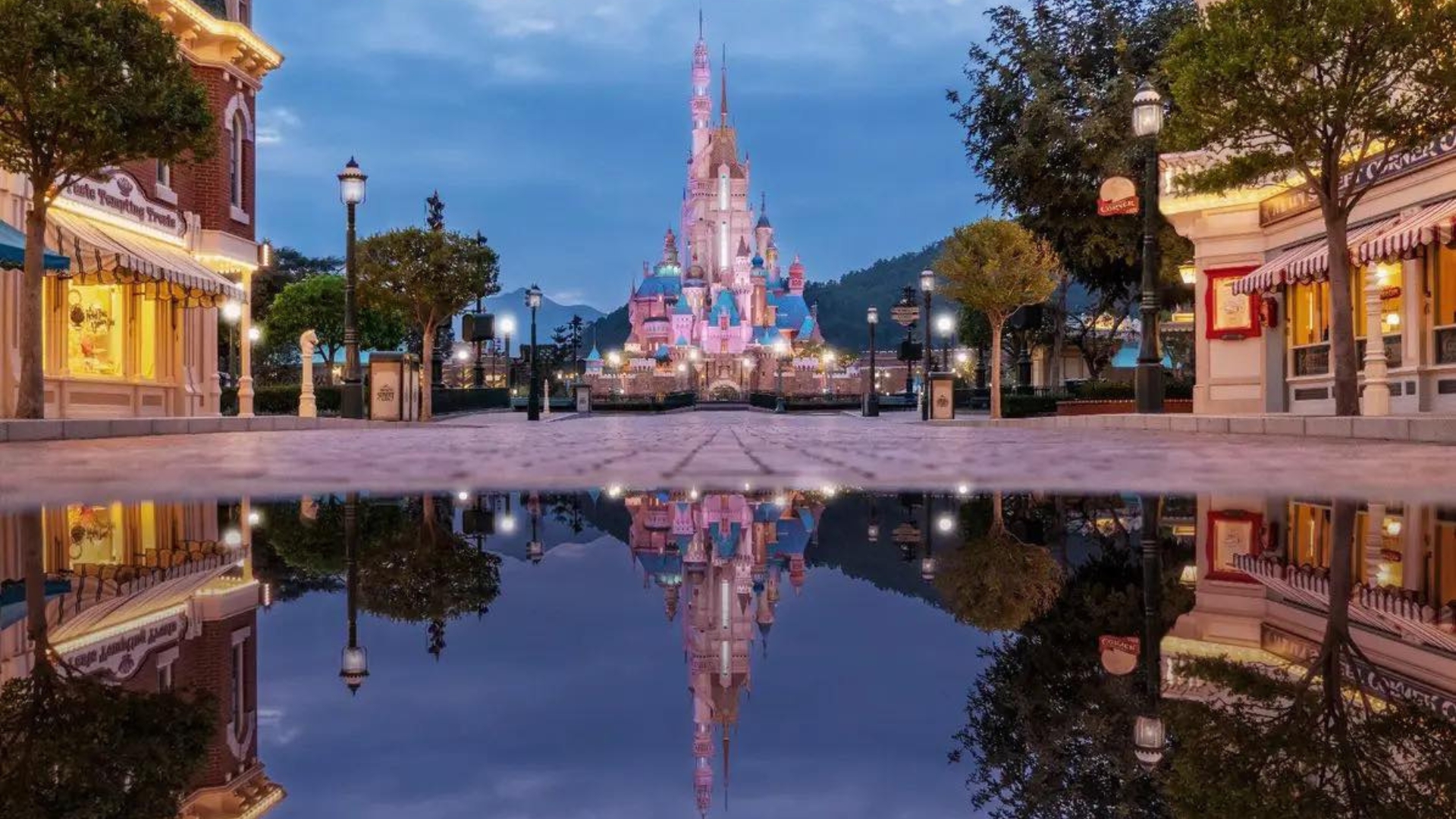 Hong Kong Disneyland to Reopen After Typhoon Closure