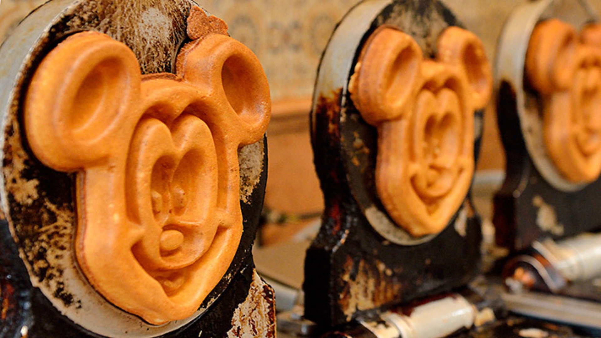 Great American Waffle Co. at Tokyo Disneyland to Require Mobile Ordering in November