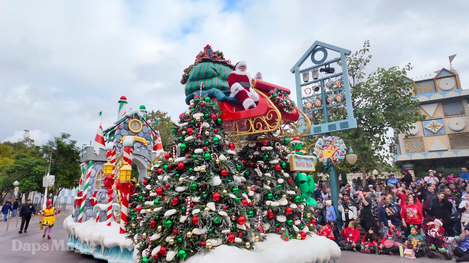 A Christmas Fantasy Parade