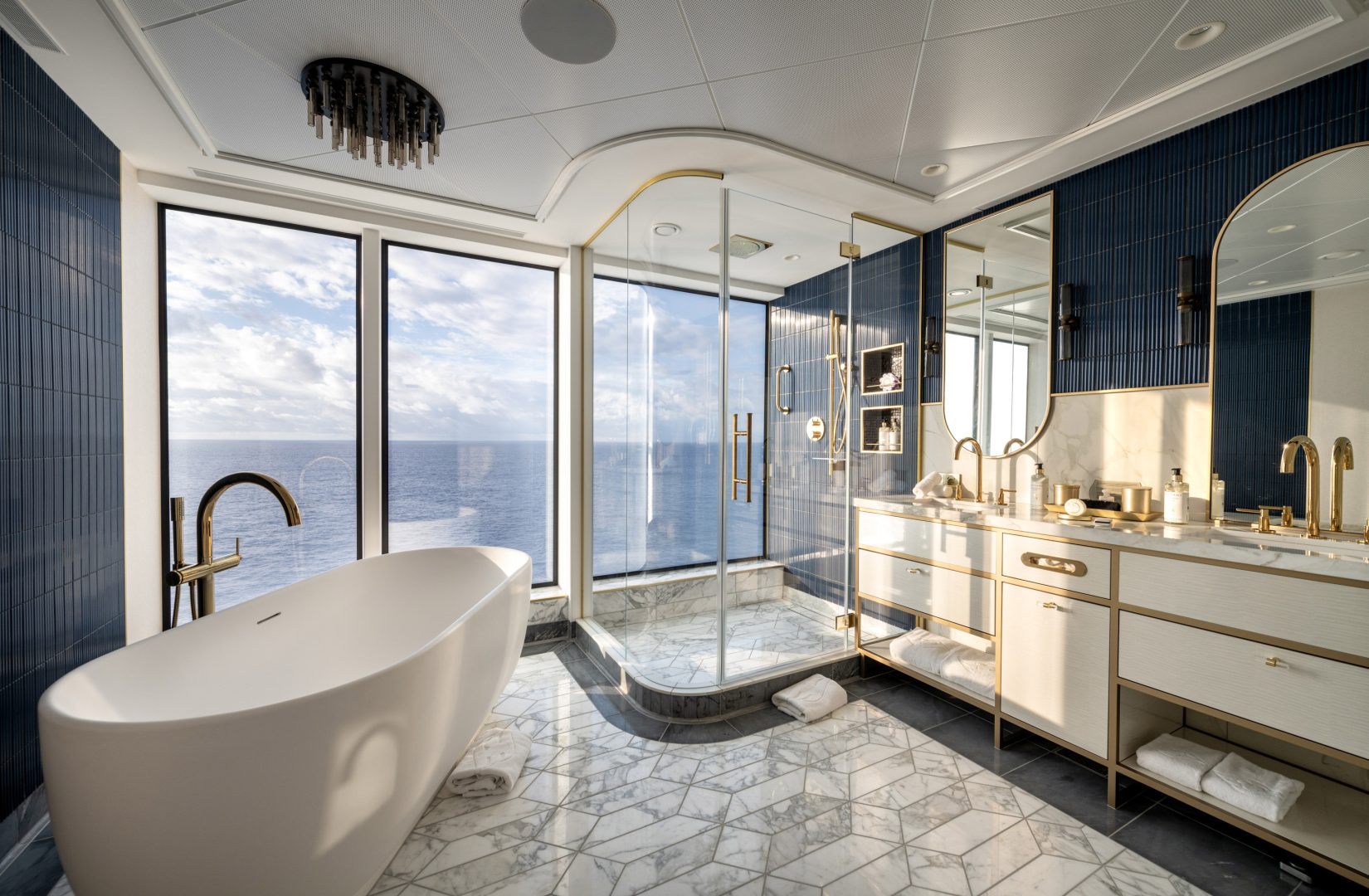 Destiny_Hero Suite_Bathroom