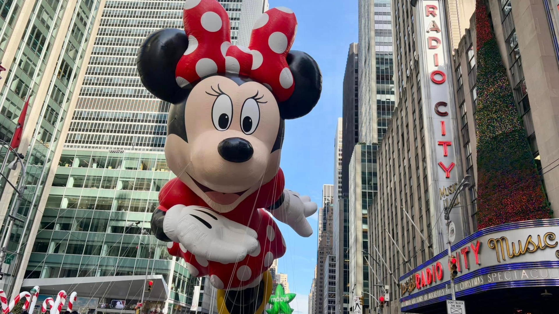 Minnie Mouse Balloon Macy's Thanksgiving Day Parade
