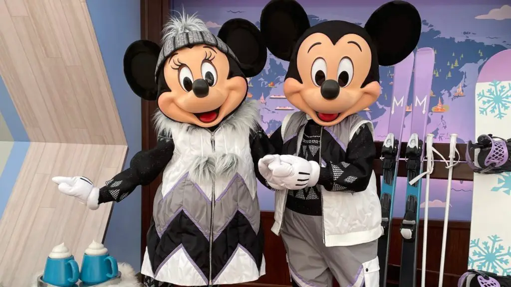 "Ski" Mickey Mouse & Minnie Mouse
