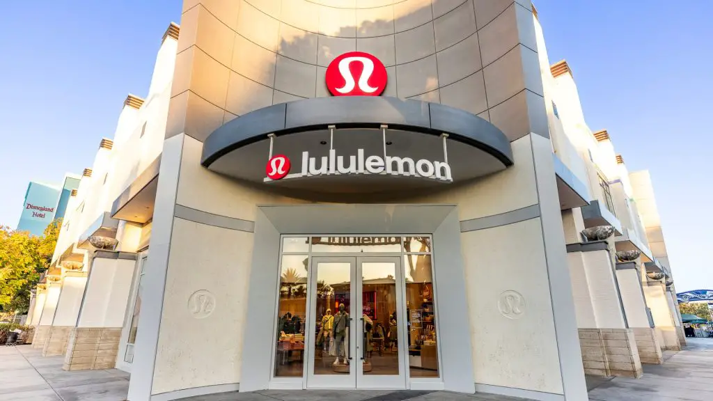 lululemon in Downtown Disney District