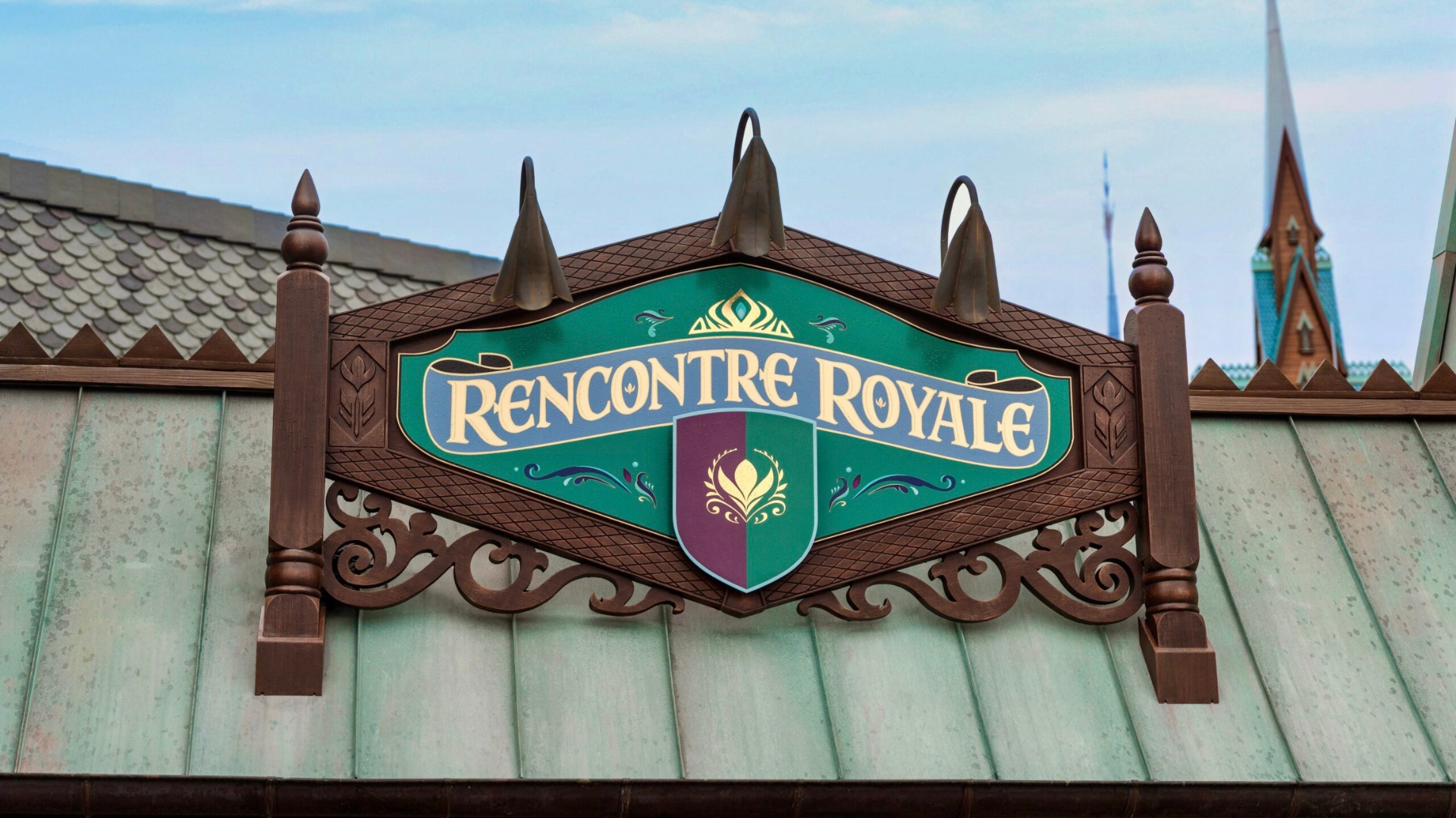 Step Into ‘Frozen’ Story When Meeting Anna and Elsa at Disney Adventure World