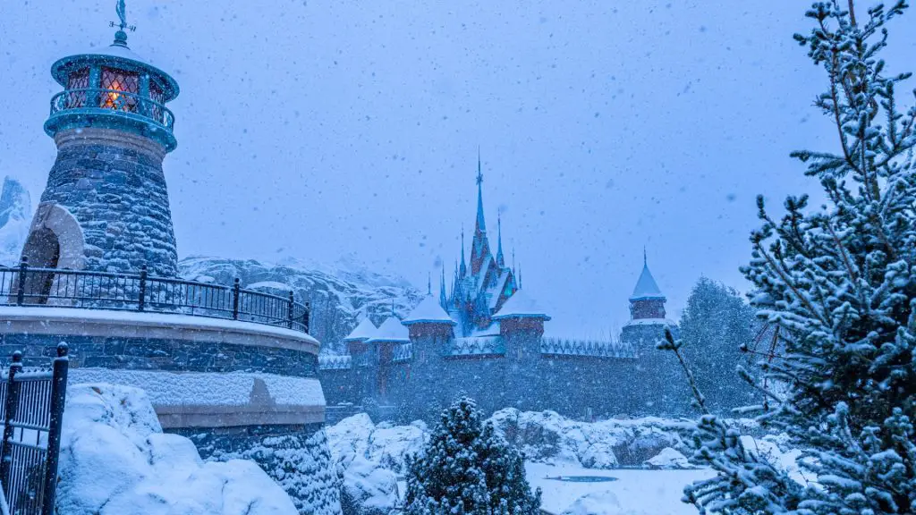 World of Frozen Snow at Disney Adventure World