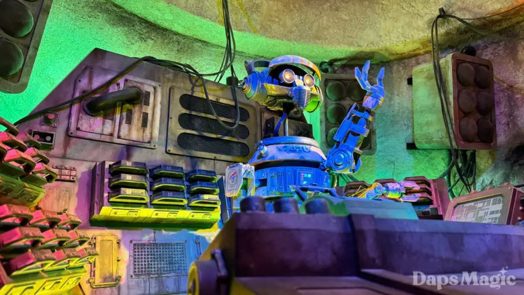 Oga's Cantina - Star Wars: Galaxy's Edge - Disneyland