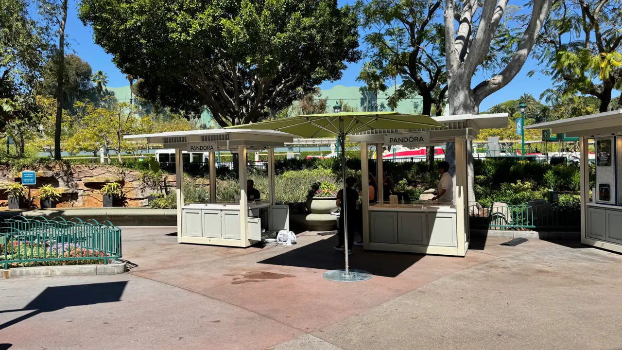 Pandora Pop-Up in Downtown Disney District