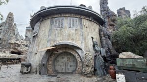 Dok-Ondar’s Den of Antiquities Closes at Disneyland’s Star Wars: Galaxy’s Edge Ahead of Timeline Expansion