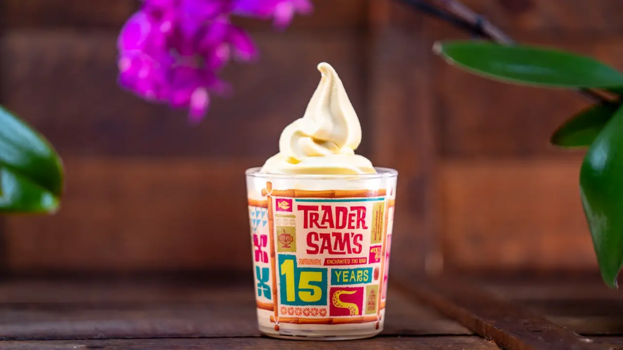 New Souvenir Cup and DOLE Whip Now Available at Trader Sam’s Enchanted Tiki Bar at the Disneyland Hotel
