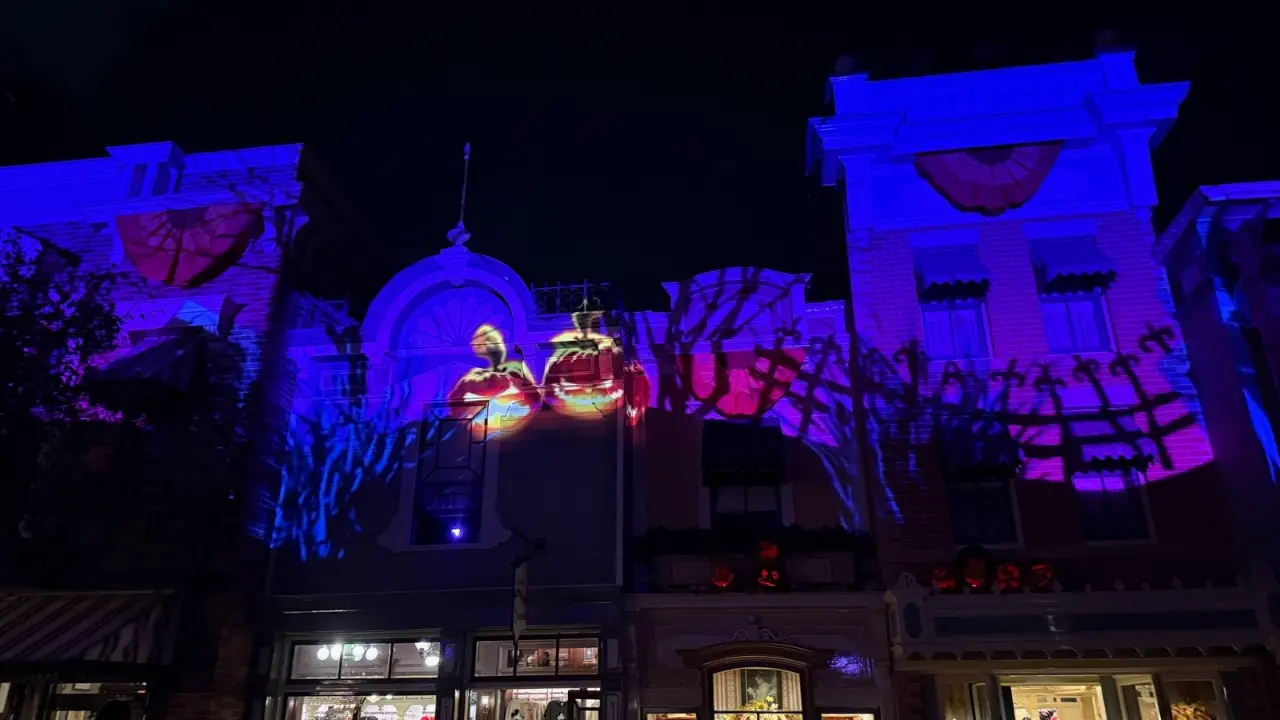 Projections Return to Northeast Main Street at Disneyland During Fireworks