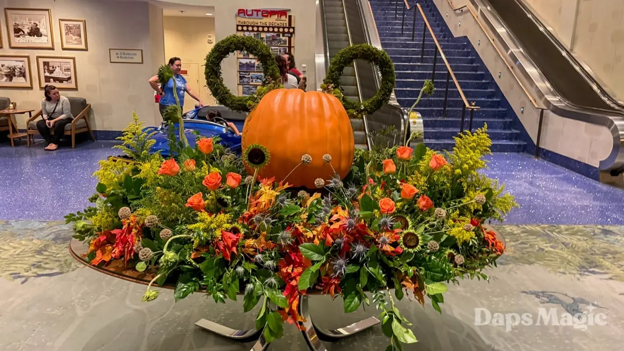 New Halloween Time Display Appears in Disneyland Hotel
