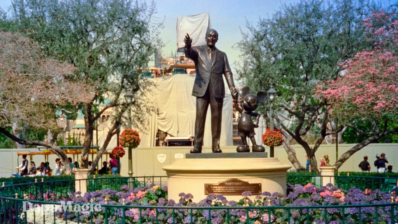 Lovely Summer Refurbs – 30 Years Ago at Disneyland