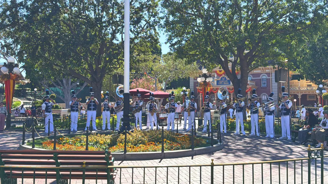 Disneyland Band Moves Performance Location During Hot Days at Disneyland
