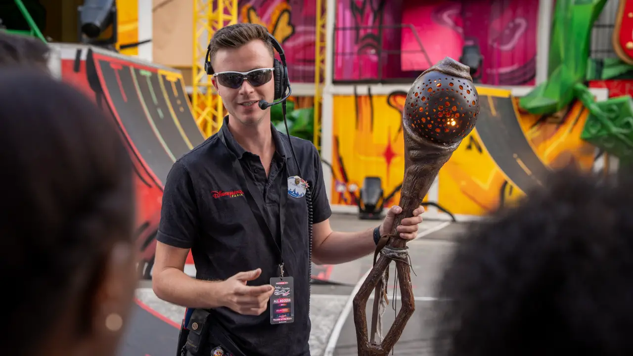Disneyland Paris’ Special Effects Teams Open Doors to Cast Members