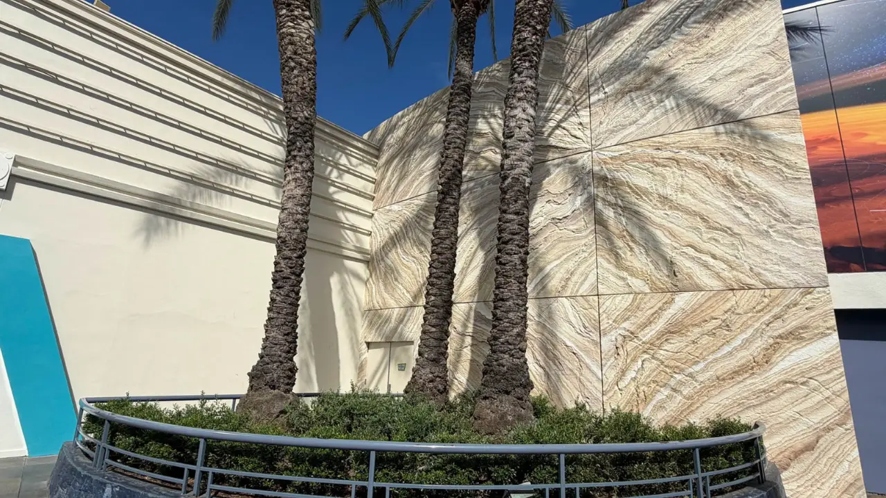 More New Paint Style Revealed in Disneyland’s Tomorrowland As More Scrims Come Down